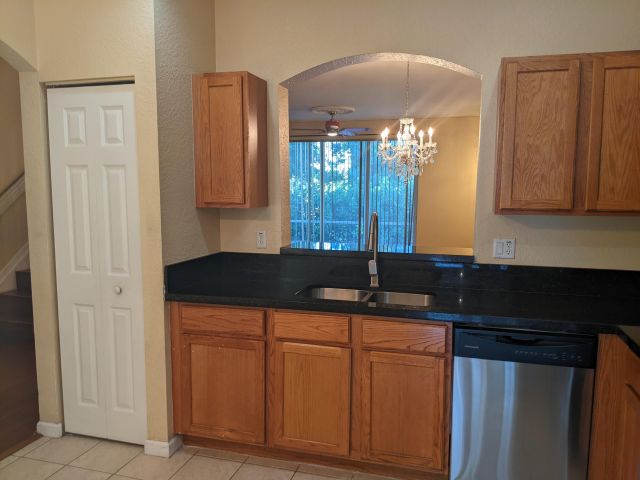 Дом в аренду по адресу 2226 Oakmont Drive - фото 6693789