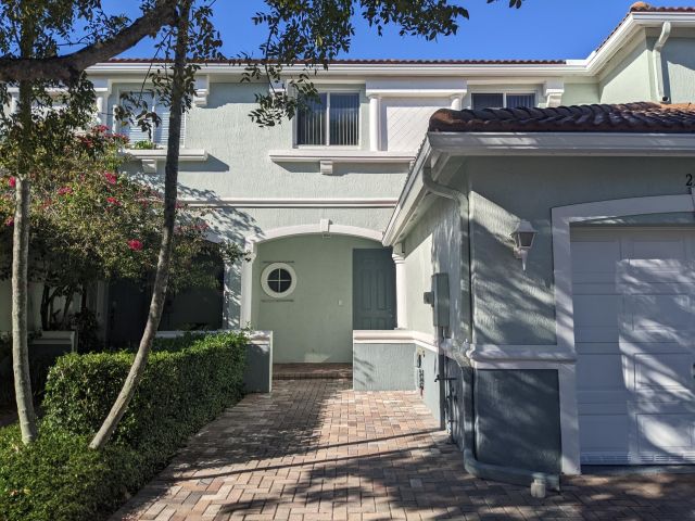 Дом в аренду по адресу 2226 Oakmont Drive - фото 6693792