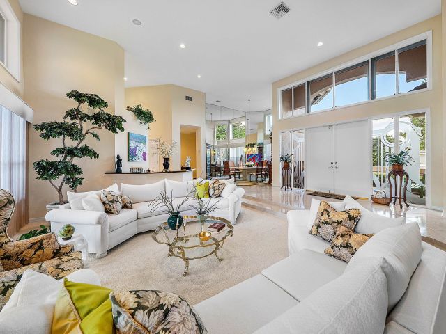 Продажа дома по адресу 7142 Montrico Drive - фото 6688540