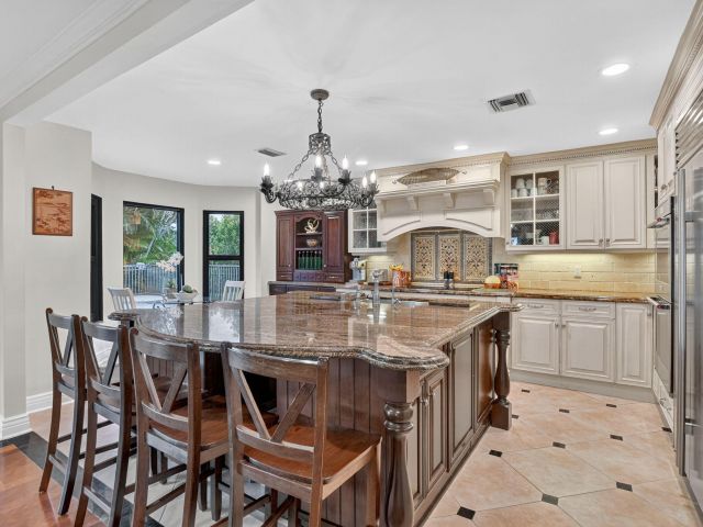 Продажа дома по адресу 10798 Sea Cliff Circle - фото 6690310