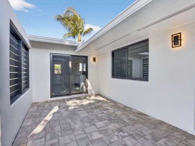 Дом в аренду по адресу 513 Lindell Boulevard - фото 6673858