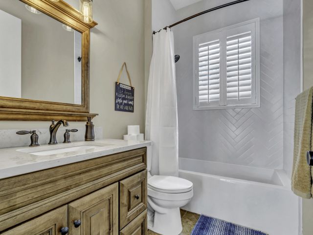 Продажа дома по адресу 1209 Breakers West Boulevard - фото 6674455