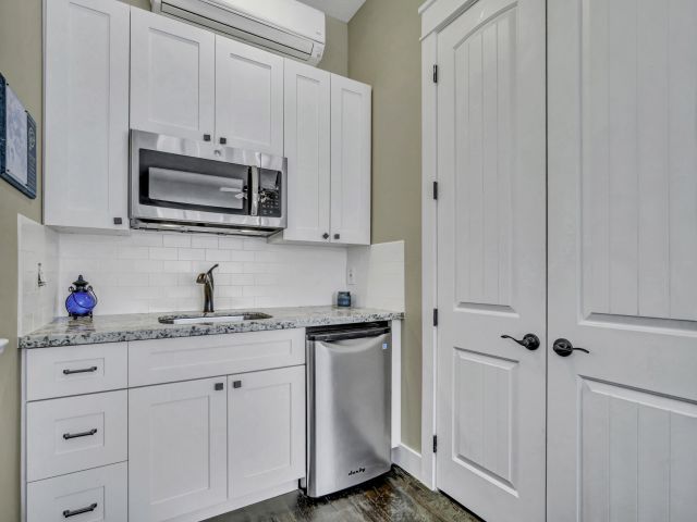 Продажа дома по адресу 1209 Breakers West Boulevard - фото 6674456