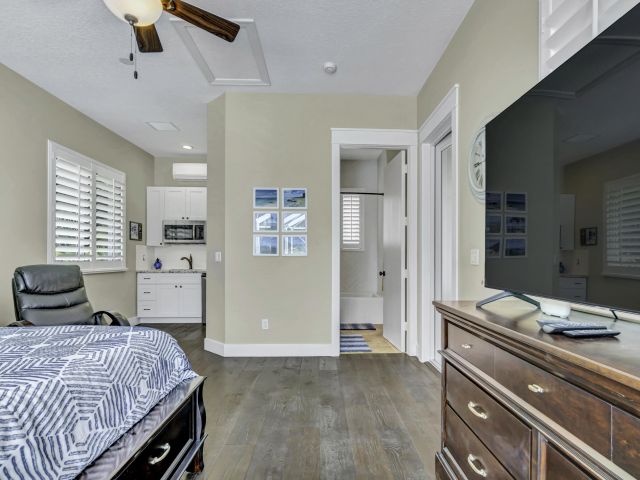 Продажа дома по адресу 1209 Breakers West Boulevard - фото 6674457