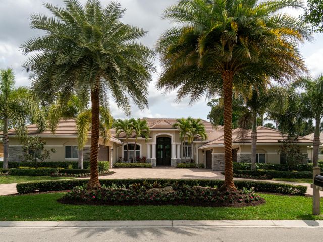 Продажа дома по адресу 1209 Breakers West Boulevard - фото 6674459