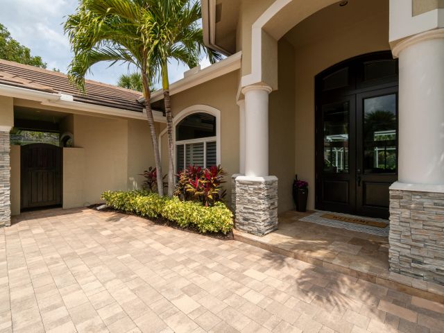 Продажа дома по адресу 1209 Breakers West Boulevard - фото 6674461