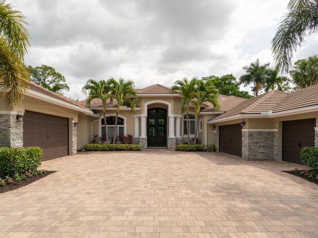 Продажа дома по адресу 1209 Breakers West Boulevard - фото 6674462