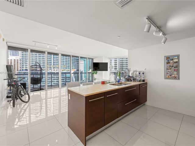 Продажа квартиры #1602 - фото 6728295