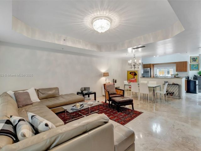 Продажа дома по адресу 18409 NE 27th Ct 156 - фото 6671802