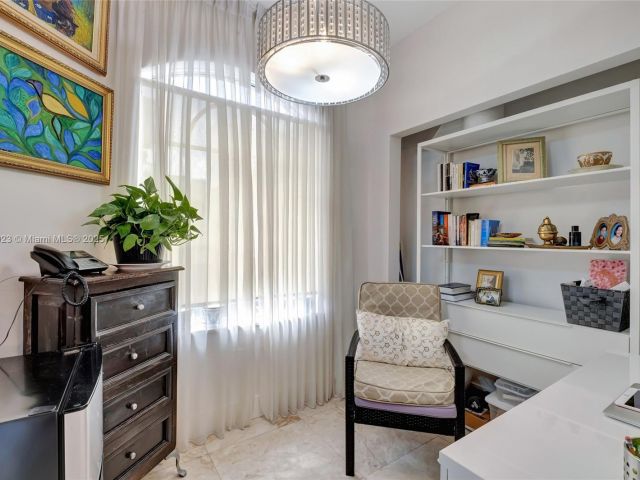 Продажа дома по адресу 18409 NE 27th Ct 156 - фото 6671805