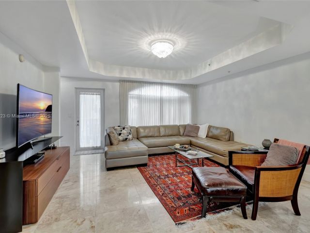 Продажа дома по адресу 18409 NE 27th Ct 156 - фото 6671808