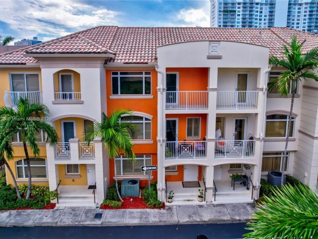 Продажа дома по адресу 18409 NE 27th Ct 156 - фото 6671811