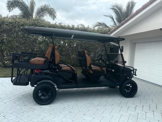 Продажа дома по адресу 2731 NE 5th Street - фото 6704047