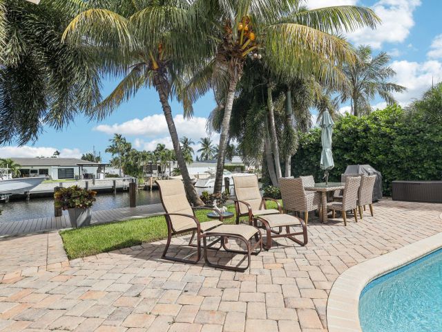 Продажа дома по адресу 2731 NE 5th Street - фото 6704057