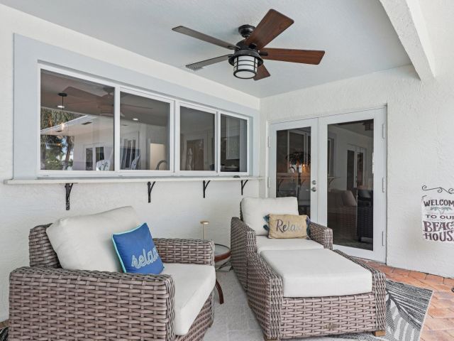 Продажа дома по адресу 2731 NE 5th Street - фото 6704058