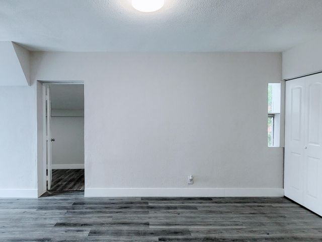 Дом в аренду по адресу 150 Kentucky Avenue - фото 6822716