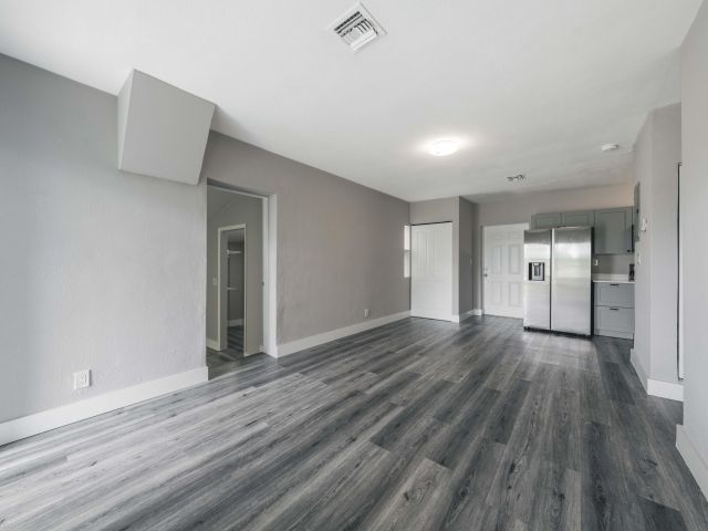 Дом в аренду по адресу 150 Kentucky Avenue - фото 6822718