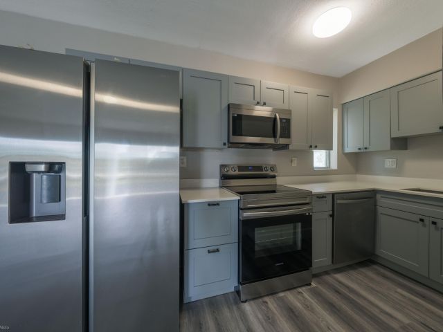 Дом в аренду по адресу 150 Kentucky Avenue - фото 6822719