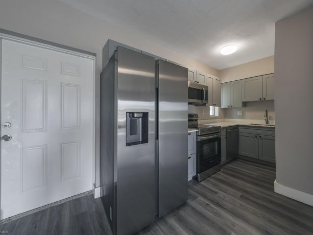 Дом в аренду по адресу 150 Kentucky Avenue - фото 6822720