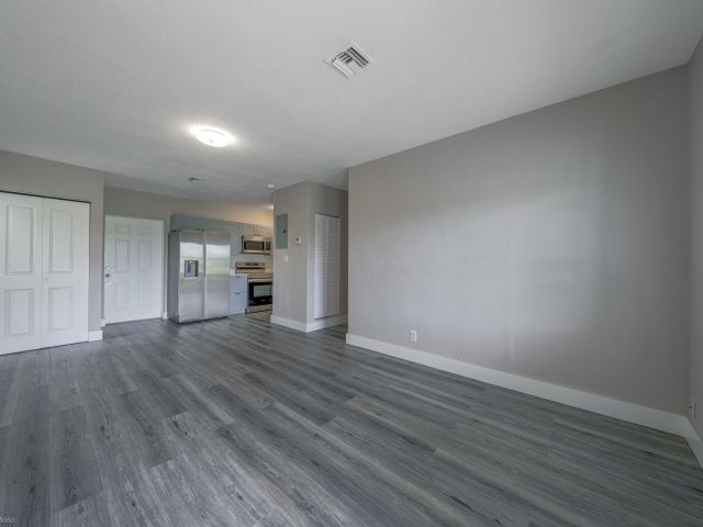 Дом в аренду по адресу 150 Kentucky Avenue - фото 6822721