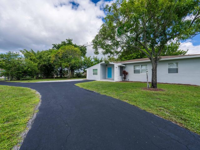 Дом в аренду по адресу 150 Kentucky Avenue - фото 6822723