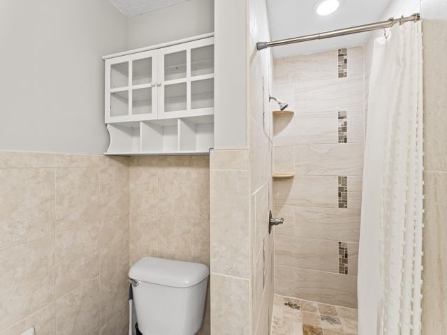 Продажа дома по адресу 2022 Bonisle Circle - фото 6688254