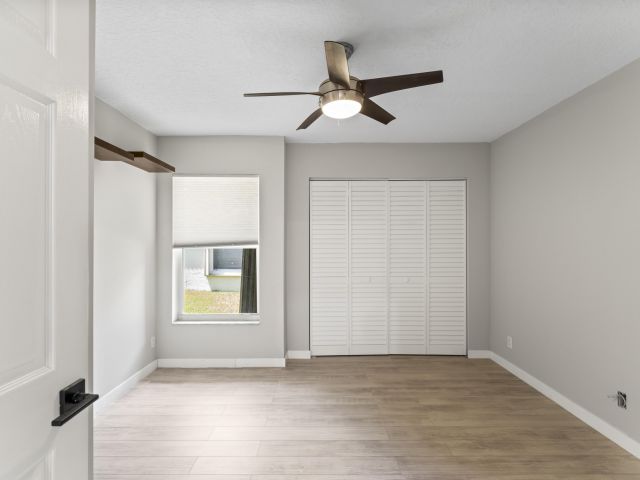 Продажа дома по адресу 2022 Bonisle Circle - фото 6688256