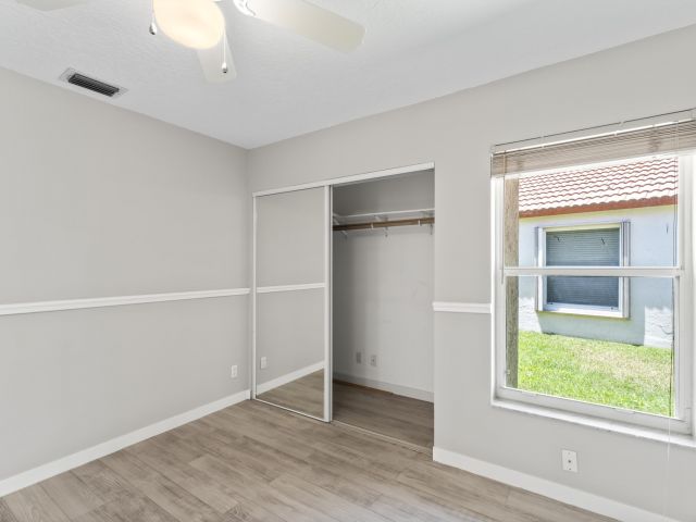 Продажа дома по адресу 2022 Bonisle Circle - фото 6688257