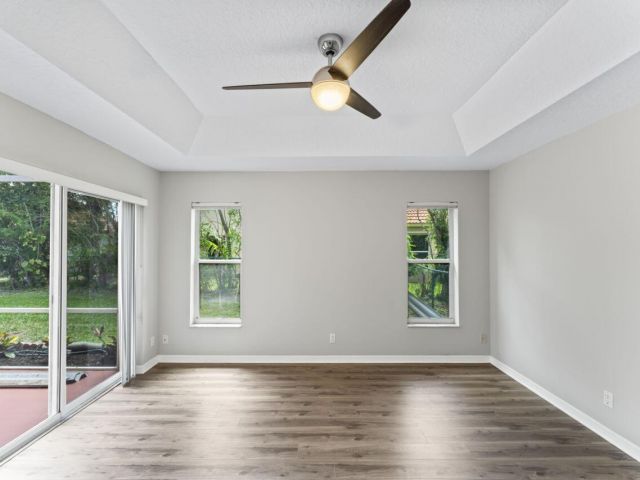 Продажа дома по адресу 2022 Bonisle Circle - фото 6688260