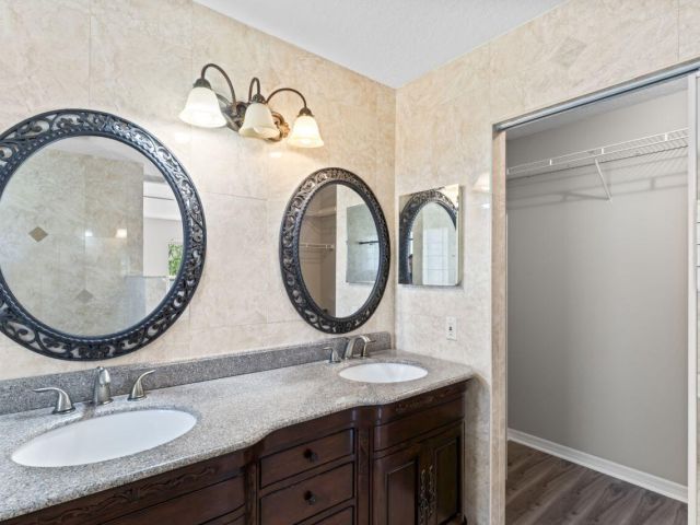 Продажа дома по адресу 2022 Bonisle Circle - фото 6688266