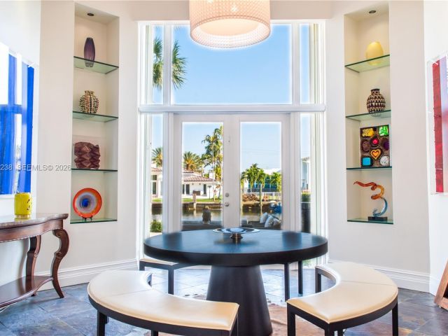 Продажа дома по адресу 3705 NE 214 St 13 - фото 7476487