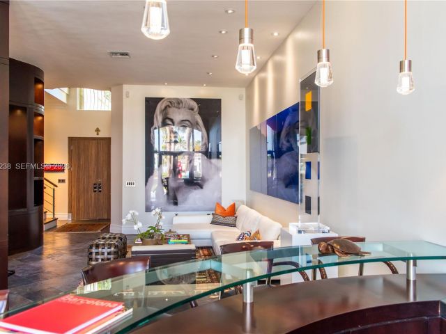 Продажа дома по адресу 3705 NE 214 St 13 - фото 7476492