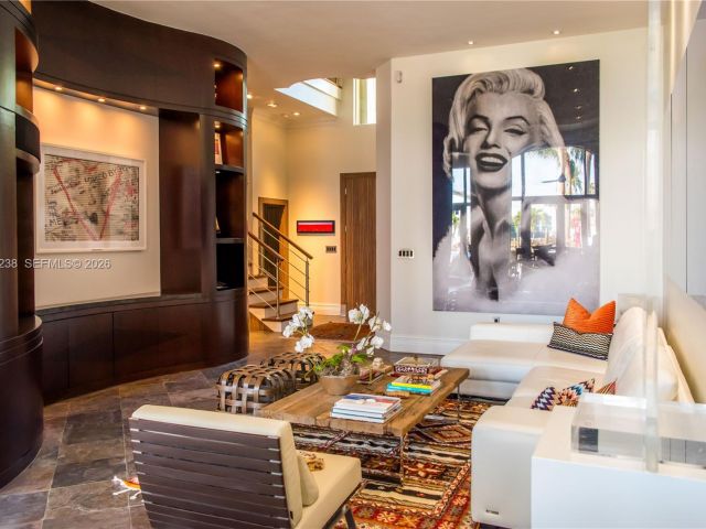 Продажа дома по адресу 3705 NE 214 St 13 - фото 7476493