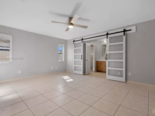 Дом в аренду по адресу 14020 SW 38th St - фото 6672211