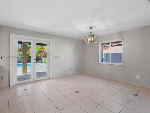 Дом в аренду по адресу 14020 SW 38th St - фото 6672217