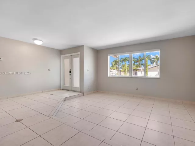 Дом в аренду по адресу 14020 SW 38th St - фото 6672219