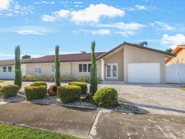 Дом в аренду по адресу 14020 SW 38th St - фото 6672221