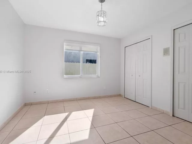 Дом в аренду по адресу 14020 SW 38th St - фото 6672205