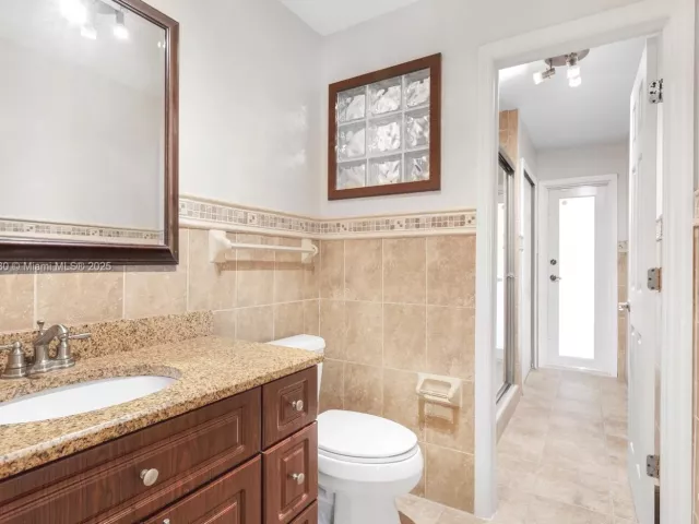 Дом в аренду по адресу 14020 SW 38th St - фото 6672207