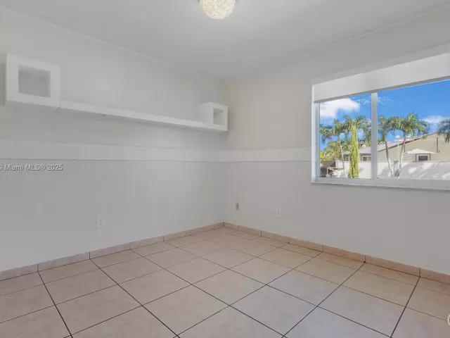 Дом в аренду по адресу 14020 SW 38th St - фото 6672208