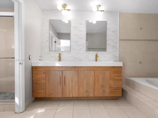 Дом в аренду по адресу 14020 SW 38th St - фото 6672209