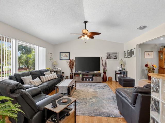 Продажа дома по адресу 17705 Maplewood Drive - фото 6688931