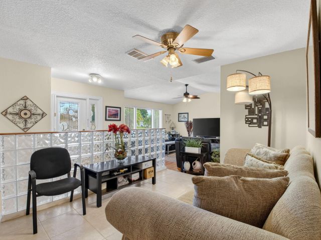 Продажа дома по адресу 17705 Maplewood Drive - фото 6688933