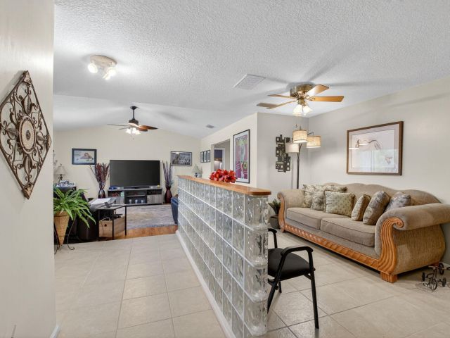 Продажа дома по адресу 17705 Maplewood Drive - фото 6688935