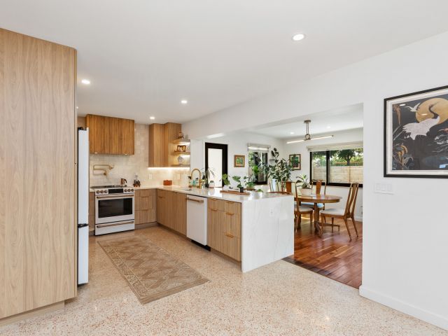 Продажа дома по адресу 500 SE 4th Street - фото 6700446