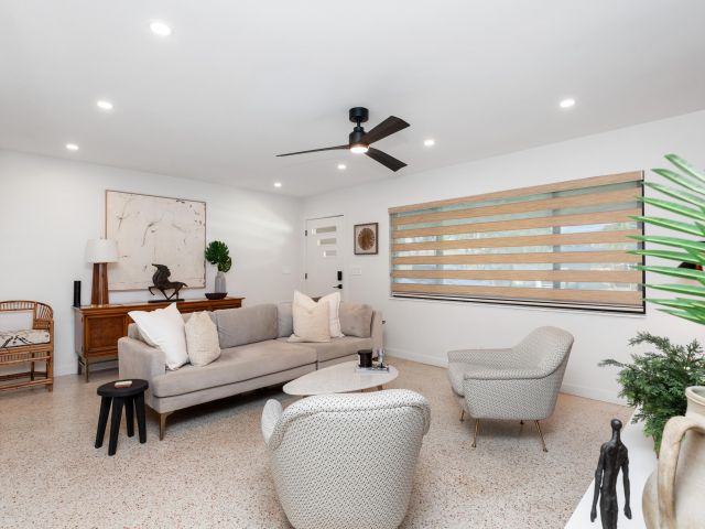 Продажа дома по адресу 500 SE 4th Street - фото 6700448