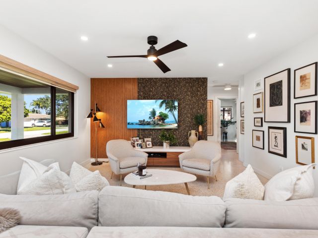 Продажа дома по адресу 500 SE 4th Street - фото 6700450