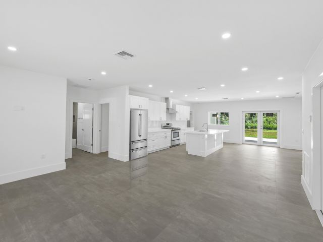 Дом в аренду по адресу 13350 61st Lane N - фото 6673224