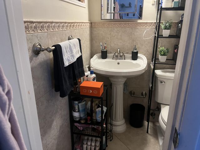 Продажа дома по адресу 621 SW 68th Avenue - фото 6690025