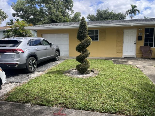 Продажа дома по адресу 621 SW 68th Avenue - фото 6690036